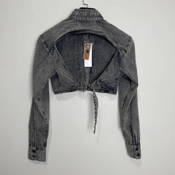 NWT Urban Outfitters Cropped Denim Look Backless Long Sleeve Button Up Shirt S - Picture 2 of 5